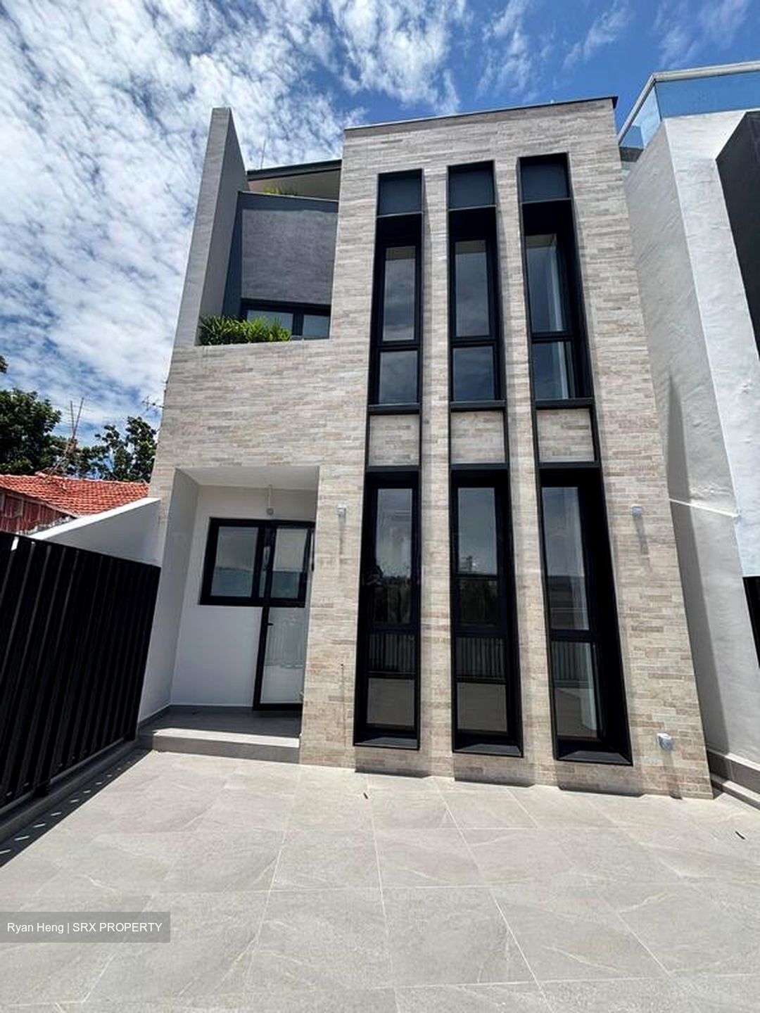 Lorong H Telok Kurau (D15), Terrace #521807941